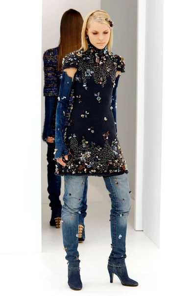 Look 14
